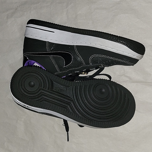 Nike Air Force - Picture 7 of 8